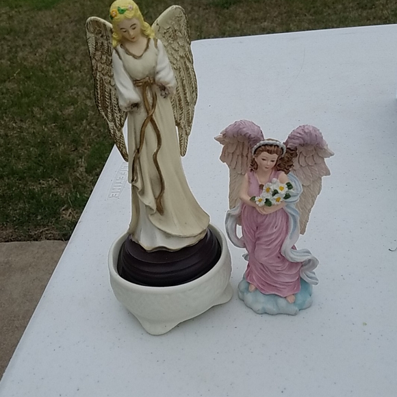 Angels - Picture 1 of 4